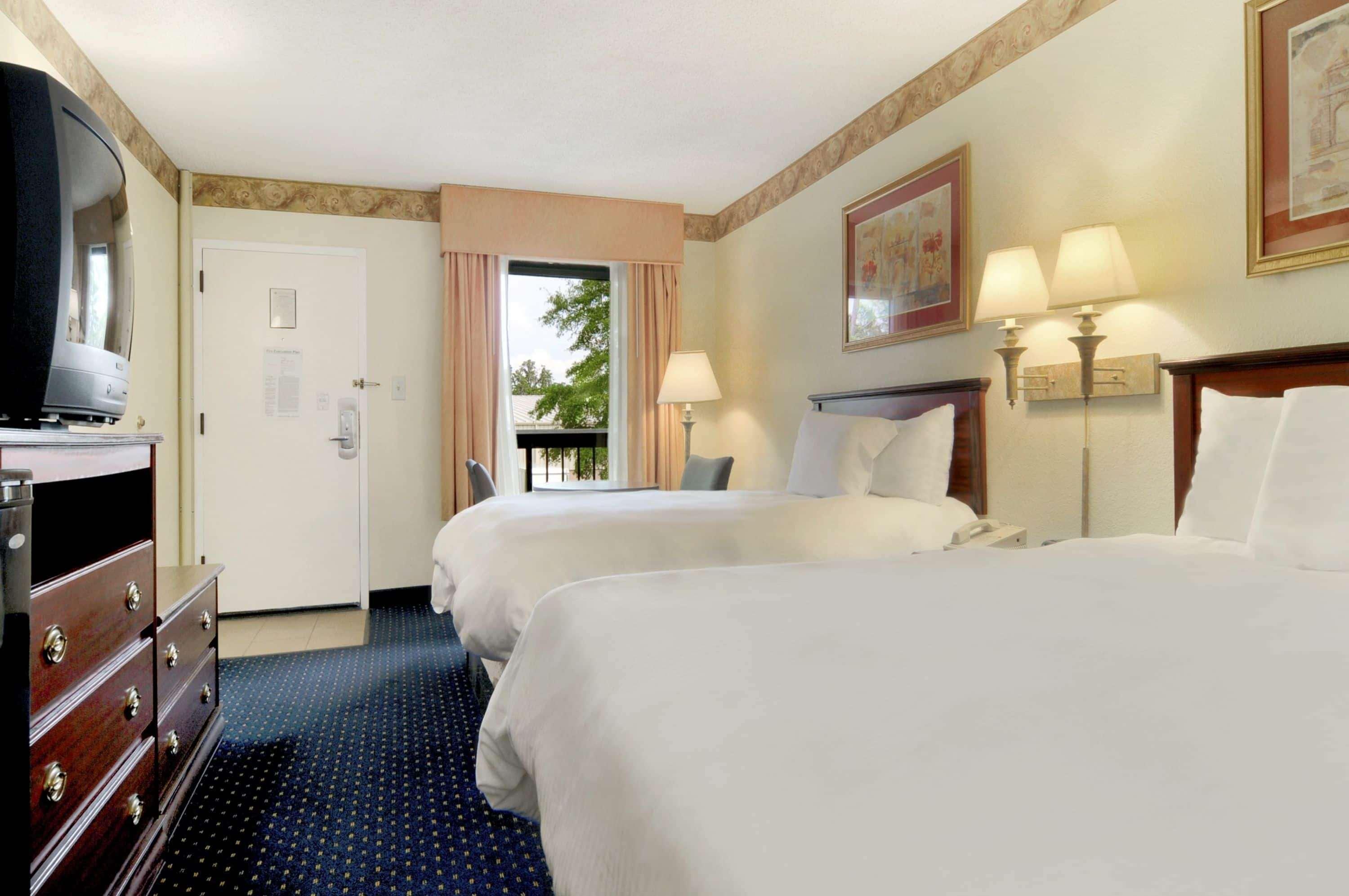 Baymont By Wyndham Tallahassee Esterno foto