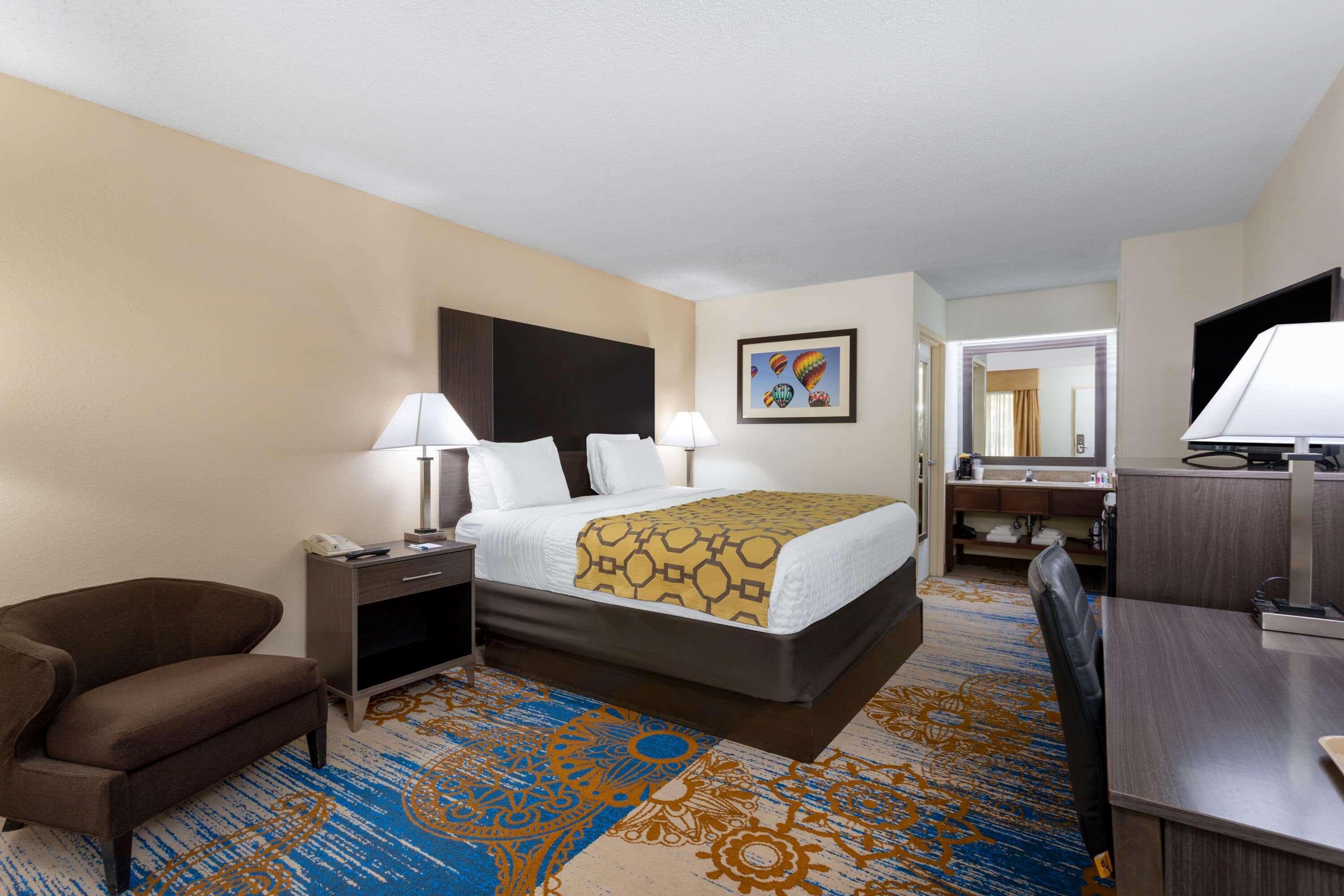 Baymont By Wyndham Tallahassee Esterno foto