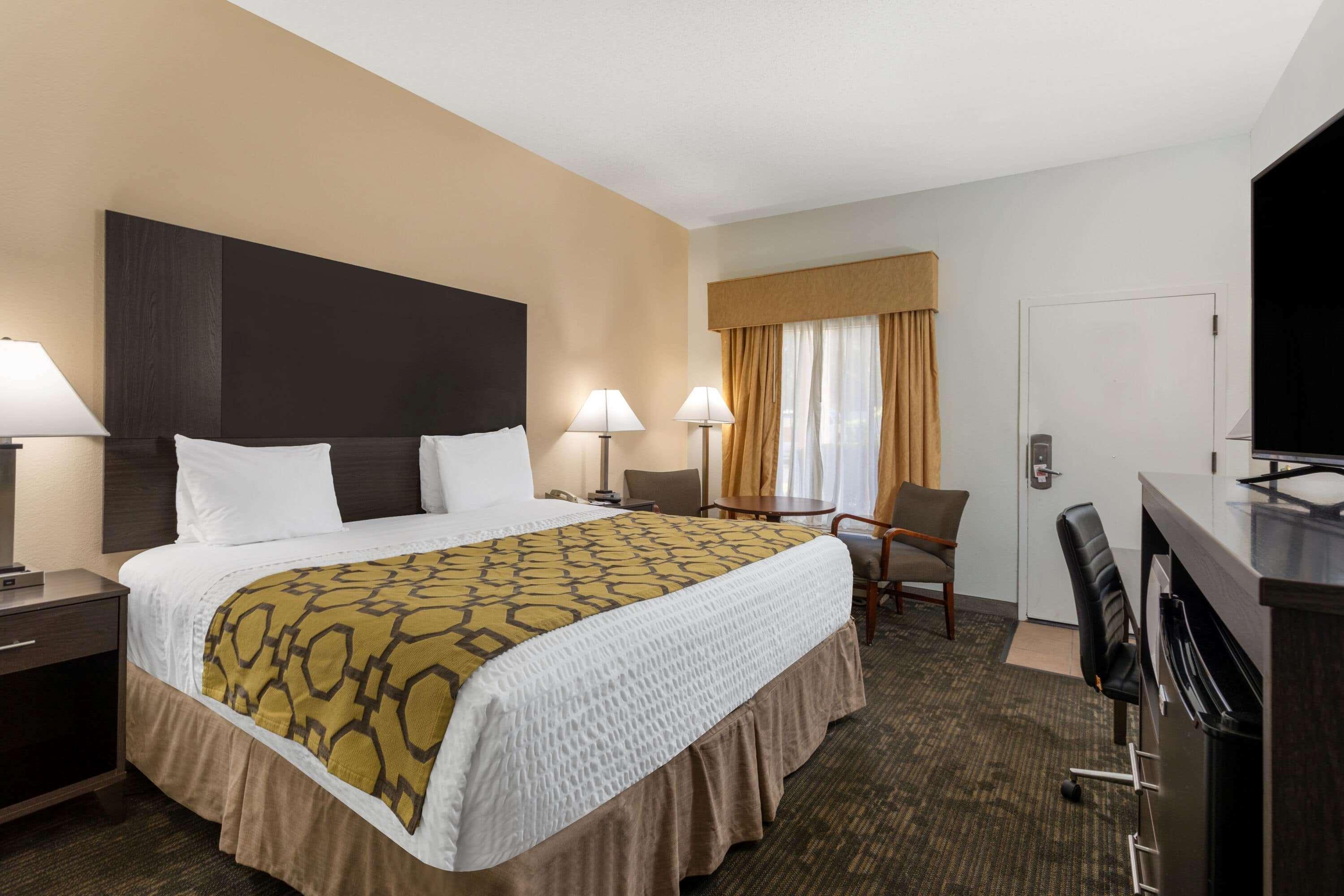 Baymont By Wyndham Tallahassee Esterno foto