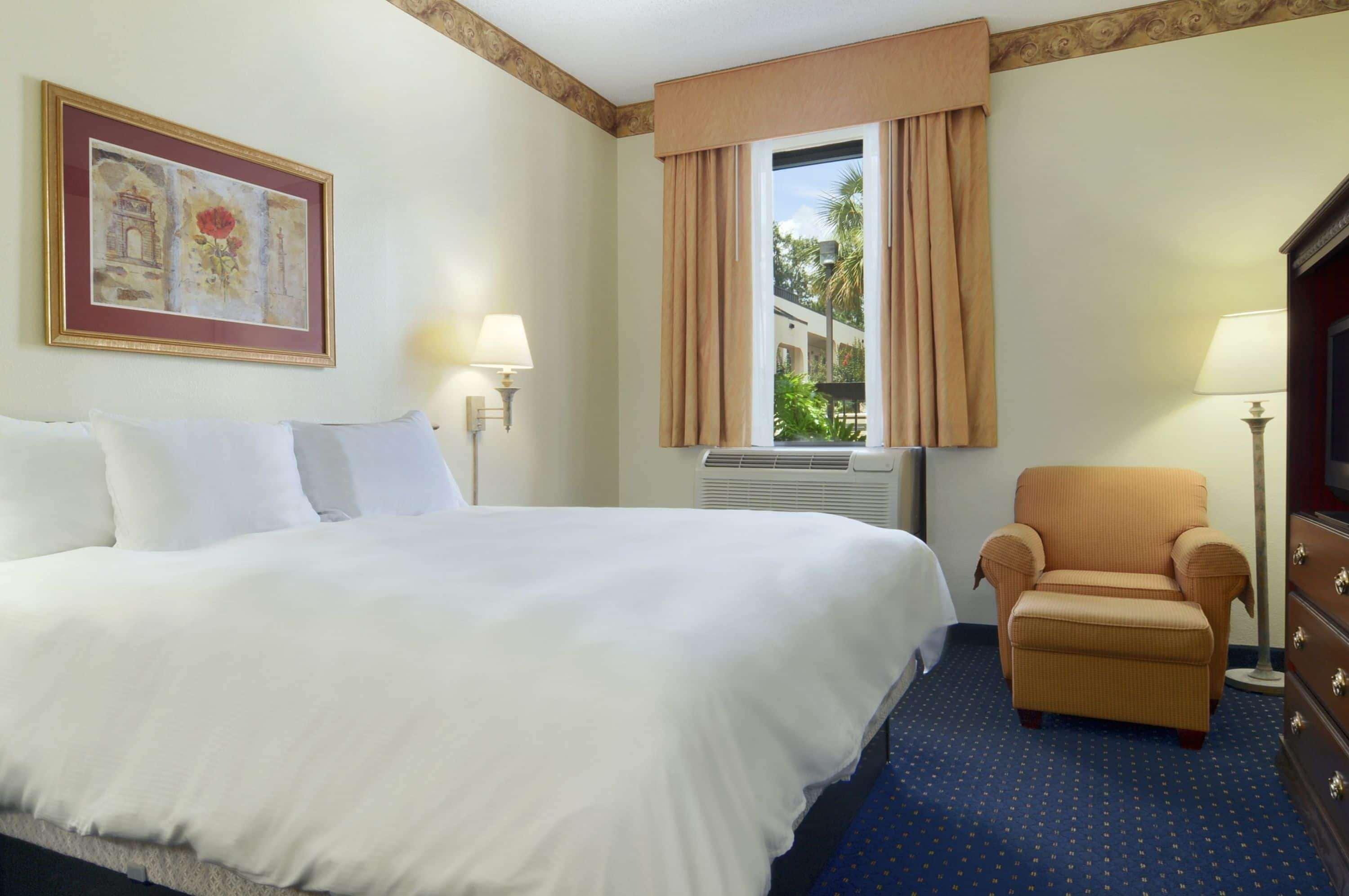 Baymont By Wyndham Tallahassee Esterno foto