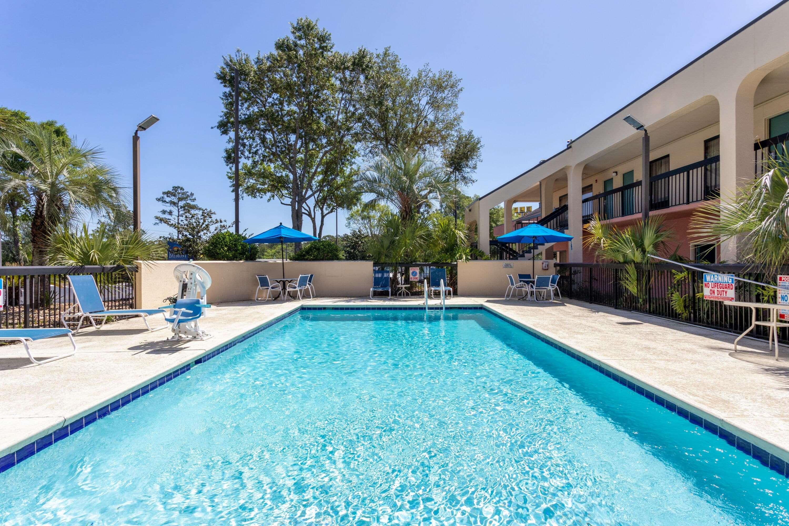 Baymont By Wyndham Tallahassee Esterno foto
