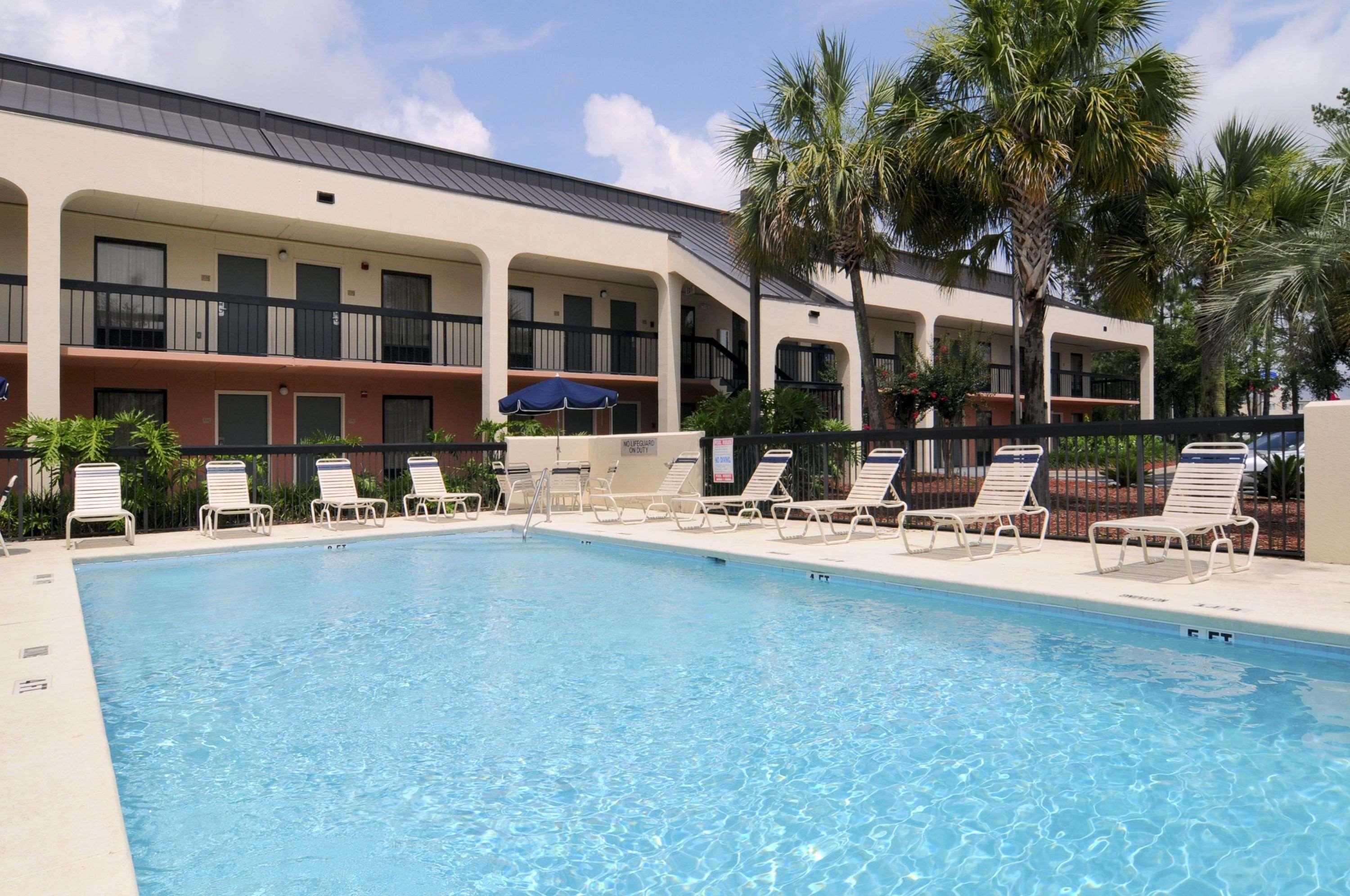 Baymont By Wyndham Tallahassee Esterno foto