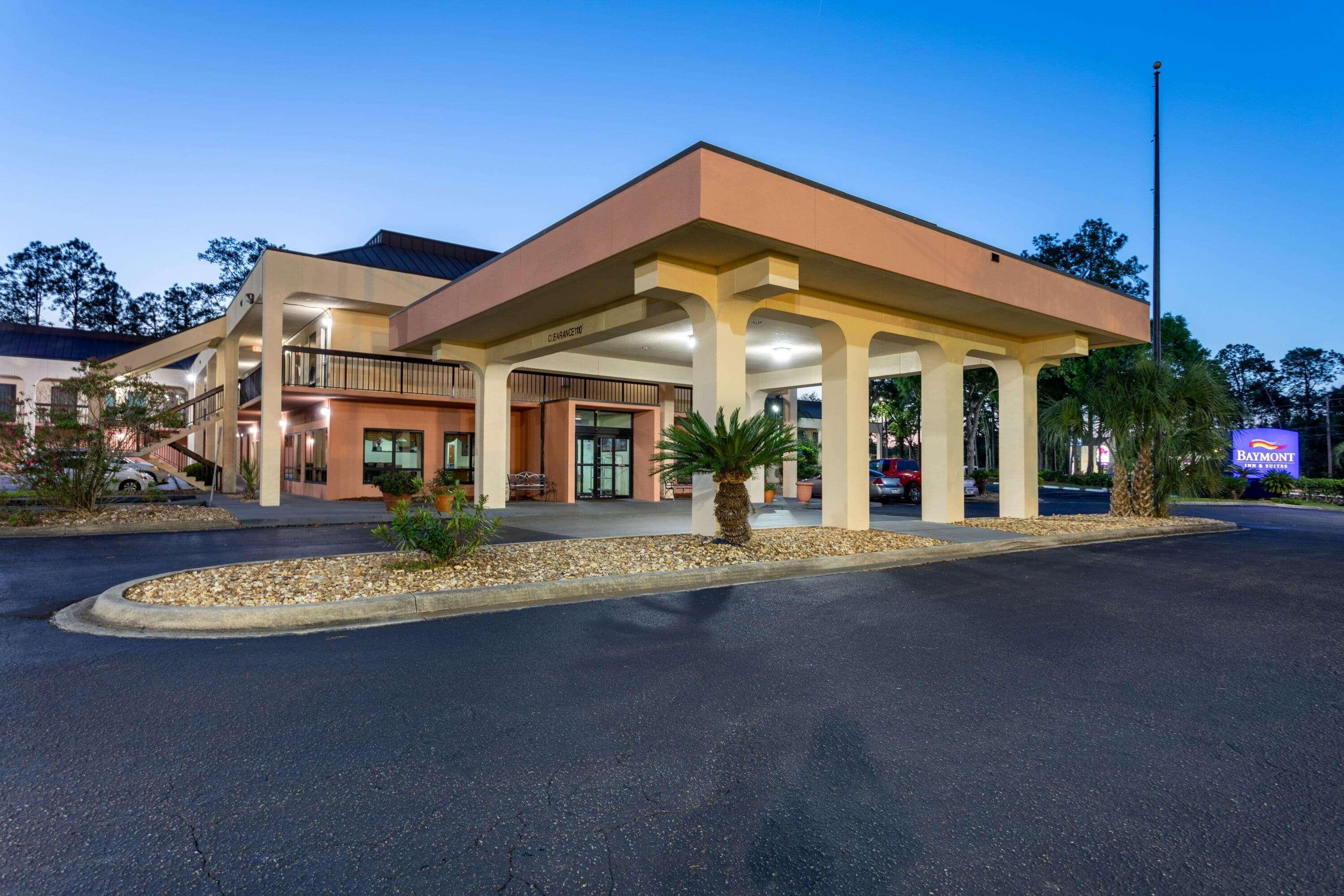 Baymont By Wyndham Tallahassee Esterno foto