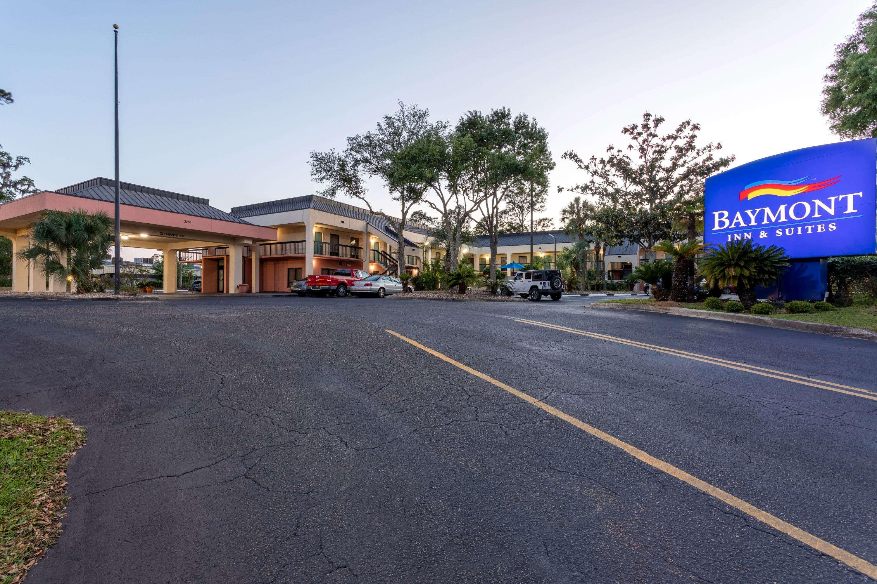 Baymont By Wyndham Tallahassee Esterno foto
